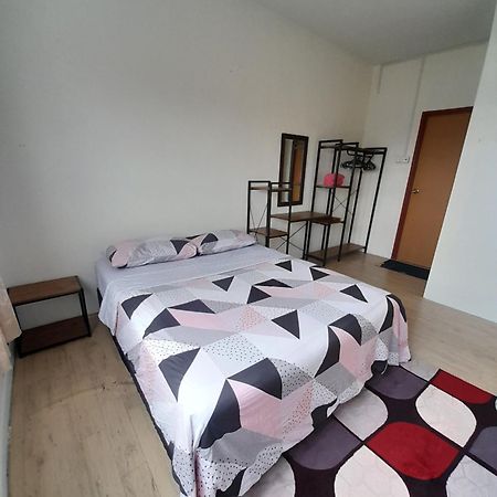 Adinda Homestay Kuala Terengganu Extérieur photo